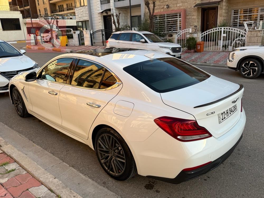 جنسس G70